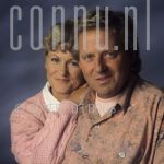 29-08-1991 Koos and Joke Alberts at studio in Amsterdam

[keywords]Singer, Posed, Smiling, Half Length, Eyecontact[/keywords]